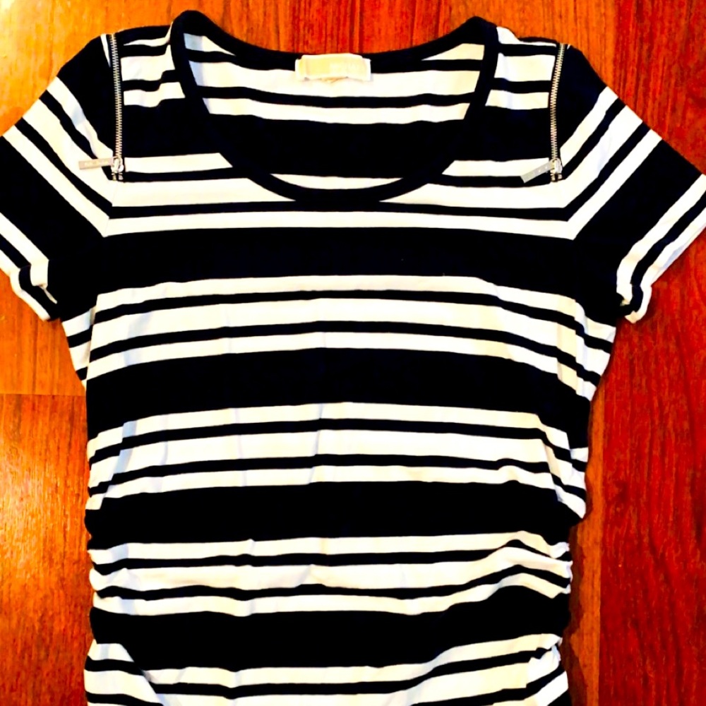 🖤NEW🖤Michael Kors Black + White Striped Top with Cinched Sides- Size: Medium